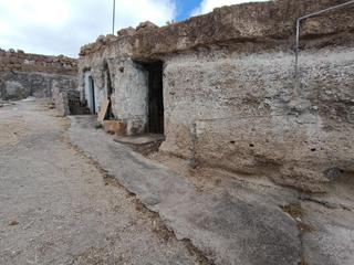 Finca rústica a Fasnia. Terreno con cuevas y cuarto para arreglar, tu oasis de creativid