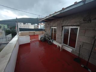 Casa adossada a Centro. Casa terrera con terreno, lista para tus sueños y reformas locas