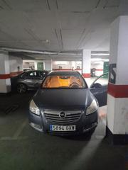Aparcament cotxe a Maria Auxiliadora - Barriada de Llera. Plaza de garaje en calle manuel saldaña, a 10 minutos de la esta
