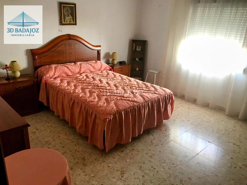 Foto 3173a1bf-4254-4c3d-a220-df1c8ae71257. Chalet mit parking pool in Carretera de Sevilla - Los Montitos Badajoz