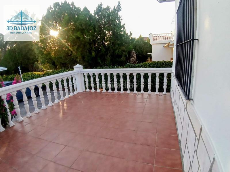 Foto 73ed8df6-2005-4012-8817-f88dc7f65966. Chalet mit parking pool in Carretera de Sevilla - Los Montitos Badajoz