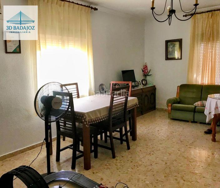 Foto b0f2be89-5758-4576-9b67-306e5603359c. Chalet mit parking pool in Carretera de Sevilla - Los Montitos Badajoz