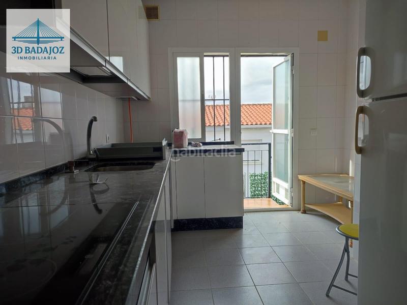 Foto 0071c4b2-d6d4-4154-8a99-9e1def443074. Casa aparellada amb aparcament a Villar del Rey