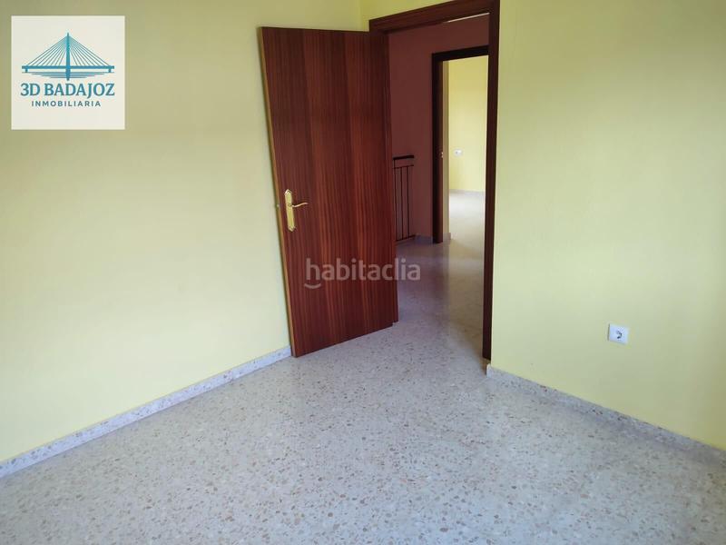 Foto 1b0851db-6918-4384-be2f-f4a90d61def1. Casa aparellada amb aparcament a Villar del Rey