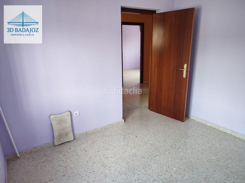 Foto 325775e1-1069-4938-afcb-acca321ff86e. Casa aparellada amb aparcament a Villar del Rey