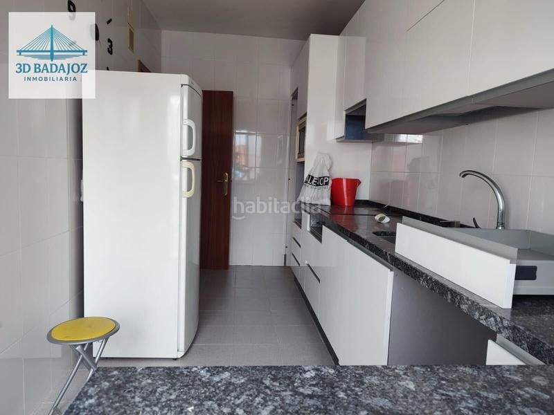 Foto d342750c-5ca3-4a81-bc63-e917e0fc0476. Casa aparellada amb aparcament a Villar del Rey