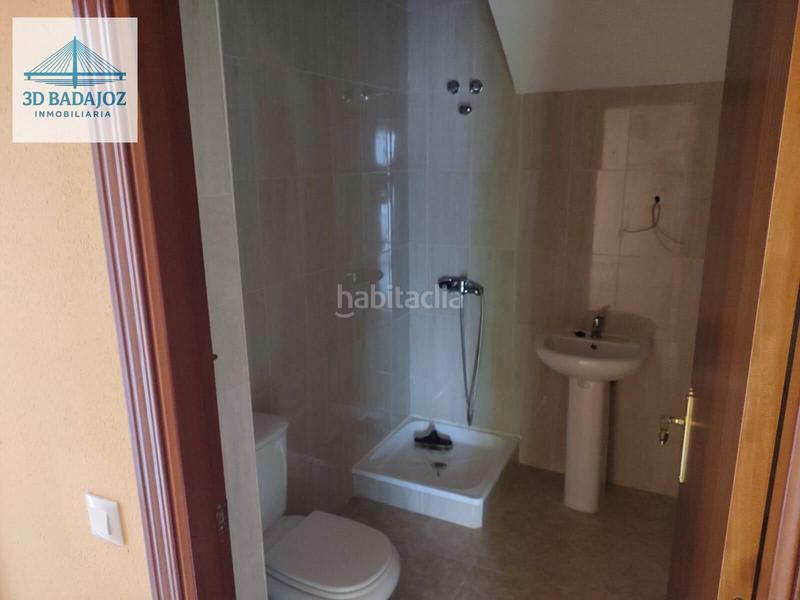 Foto f14acbc8-7a50-474e-81a4-8a7d7f5f1672. Casa aparellada amb aparcament a Villar del Rey