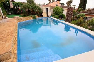 Chalet à Carretera de Sevilla - Los Montitos. Chalet en venta en urbanización las lomas