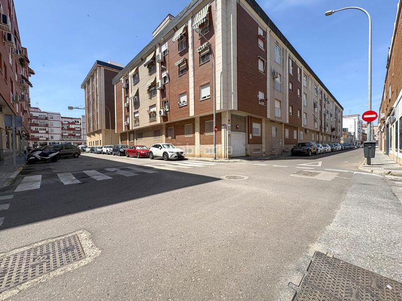 Foto e0e0a634-b0e3-457f-bc25-7bd02c082c21. Apartament amb aparcament a San Roque - Ronda Norte Badajoz