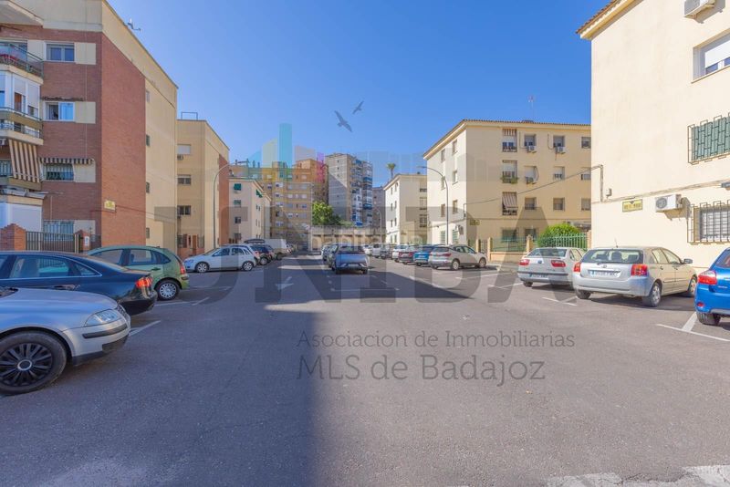 Foto 39bddcab-7e23-48a9-9e29-241fb9e72030. Pis amb aparcament a Valdepasillas - La Paz - Huerta Rosales Badajoz