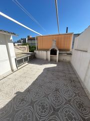 Maison jumelée  Carrer de tortosa. Finca independiente con terraza y planta baja diáfana en badalon