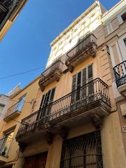 Casa en Centre. La casa indiana d'arenys de mar  amb el safareig més bonic del m