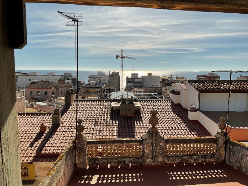 Foto a264b781-3465-47db-b0c2-700300130075. Casa amb xemeneia calefacció a Centre Arenys de Mar