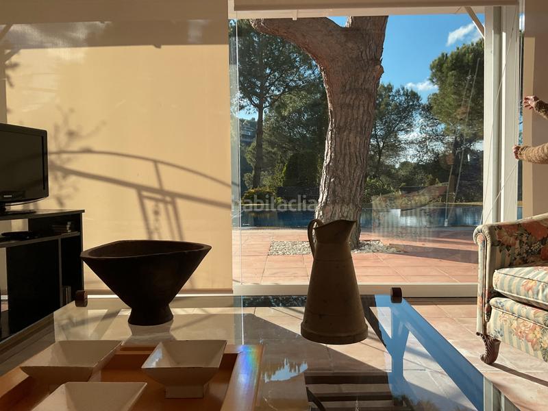 Foto 602371aa-6b68-4ea8-a9de-092e243cd28c. Xalet amb xemeneia calefacció aparcament piscina a Barcelona