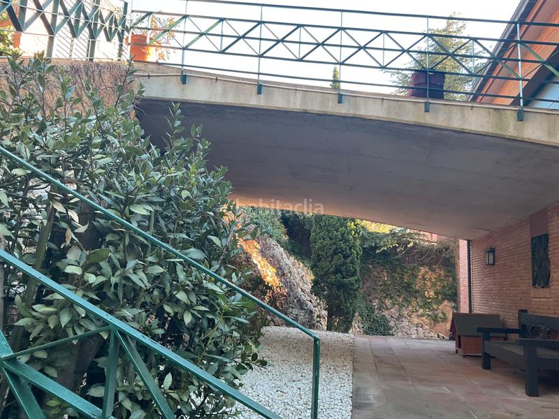 Foto 859c6c16-2ef3-4fb4-9afd-b950628872bf. Xalet amb xemeneia calefacció aparcament piscina a Barcelona