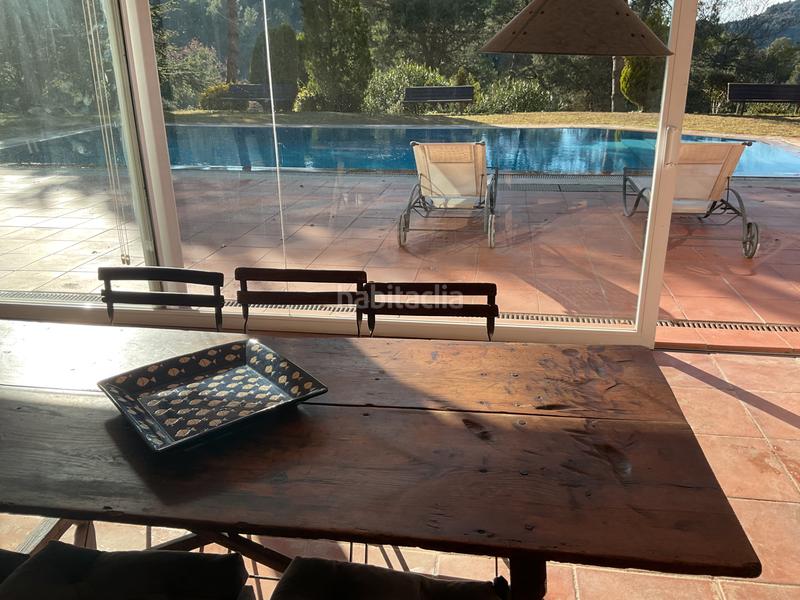 Foto 8d14cbfe-787a-4f42-afd0-3a606352cc96. Xalet amb xemeneia calefacció aparcament piscina a Barcelona