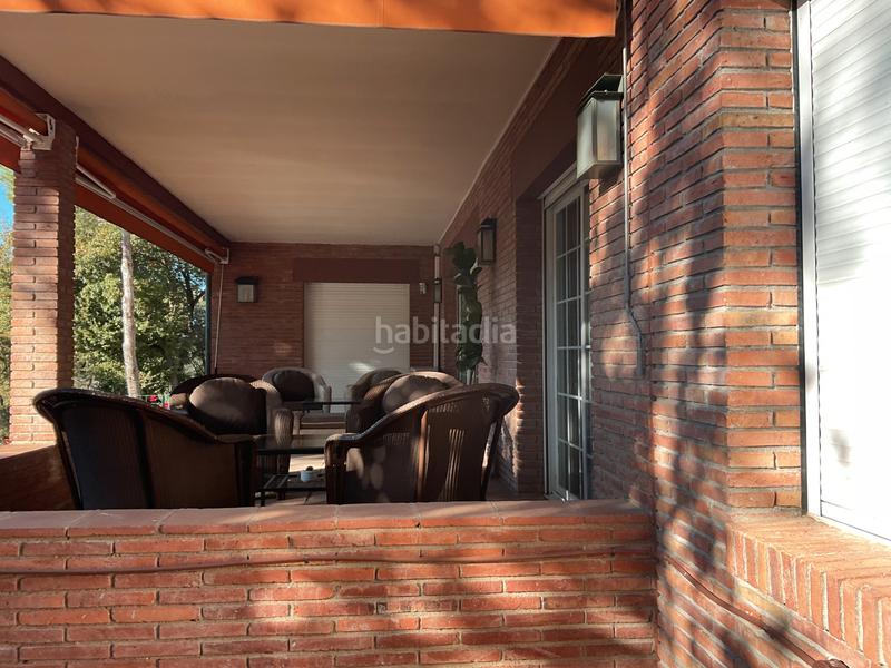 Foto b9ee3d51-65e0-40c1-b7eb-6dcc30173872. Xalet amb xemeneia calefacció aparcament piscina a Barcelona