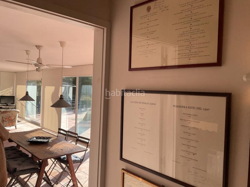 Foto bf71d8b3-cc09-435a-8d14-ea1cf450bb77. Xalet amb xemeneia calefacció aparcament piscina a Barcelona