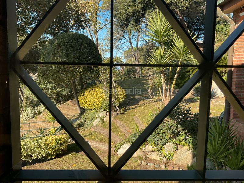 Foto bfb08612-f61e-417f-9349-56fc7904dcc2. Xalet amb xemeneia calefacció aparcament piscina a Barcelona