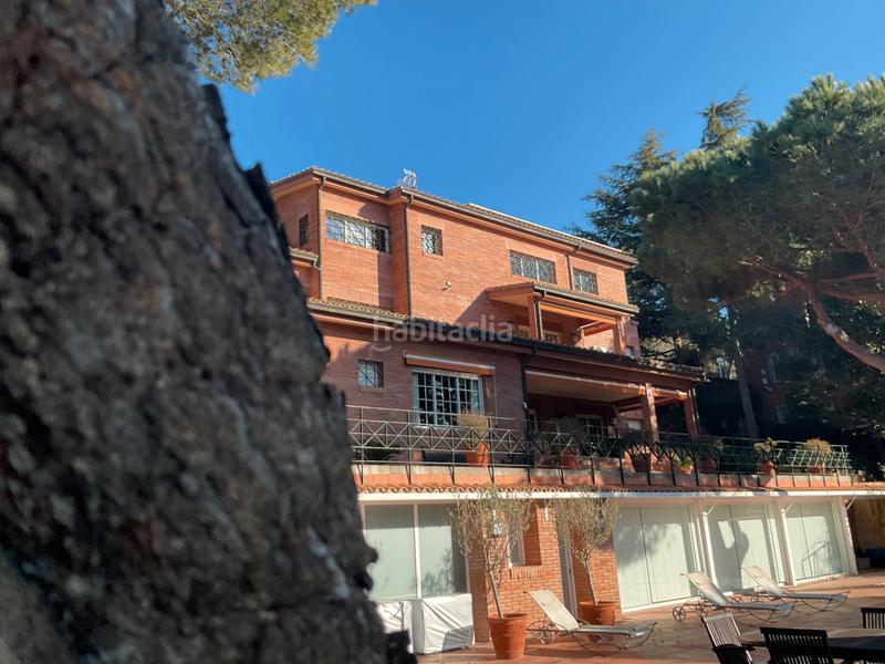 Foto c43d6ebb-f88f-4840-aac8-20fae69f5a98. Xalet amb xemeneia calefacció aparcament piscina a Barcelona