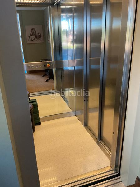 Foto d8f2aec0-f374-4909-81ca-ca8d5b11eb17. Xalet amb xemeneia calefacció aparcament piscina a Barcelona