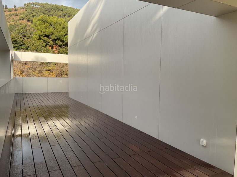 Foto a7b09420-8ce8-48fe-8254-ebc5e4d5775e. Xalet amb xemeneia calefacció aparcament piscina a Barcelona