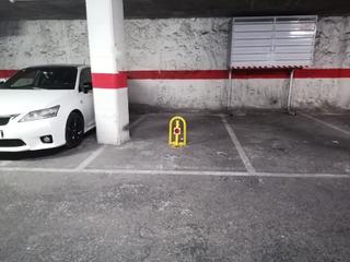 Aparcament cotxe a Passeig de la devesa 9. Plaa de prquing al centre de girona
