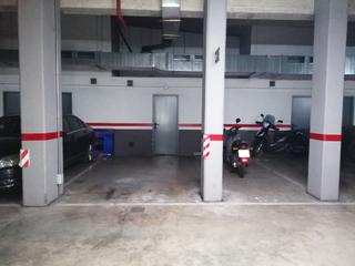 Aparcament cotxe  Carrer marquès de caldes de montbui. Plaza de garaje para coche , motos i trastero en químics de giro