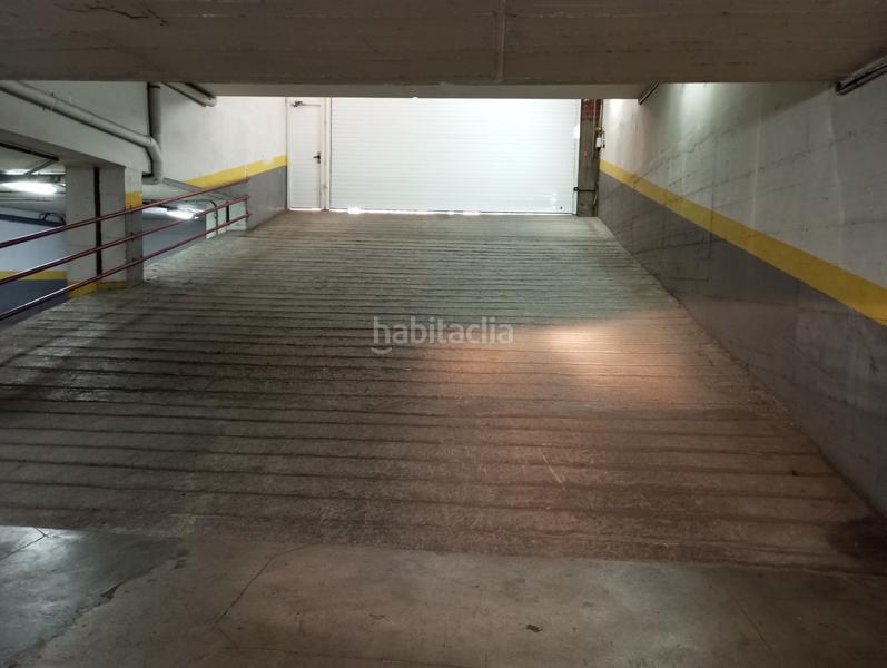 Foto dc6f1a3c-019b-4bf4-93c9-864d0af68004. Parking voiture dans Eixample Sud-Migdia Girona