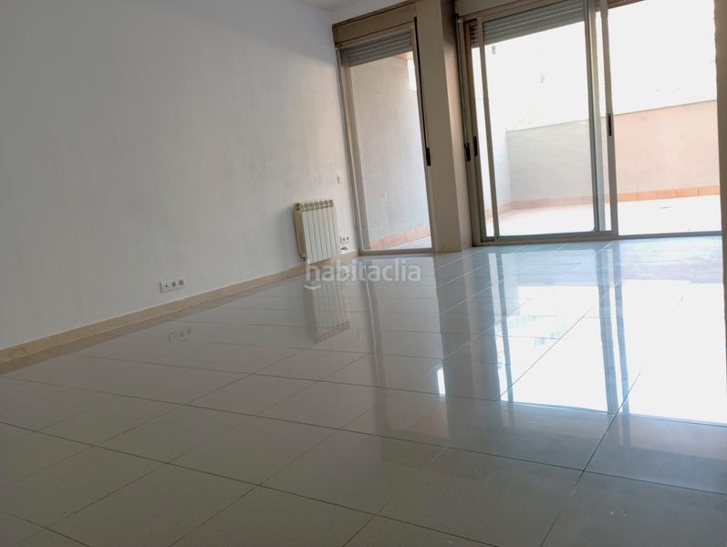 Foto 39463fe1-fb40-454f-b223-658bd798e41b. Planta baja pis de 2 habitacions dobles i 2 banys en Girona