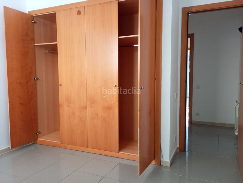 Foto a4b7f9a1-6f76-4b23-8afa-58648d97d580. Planta baja pis de 2 habitacions dobles i 2 banys en Girona
