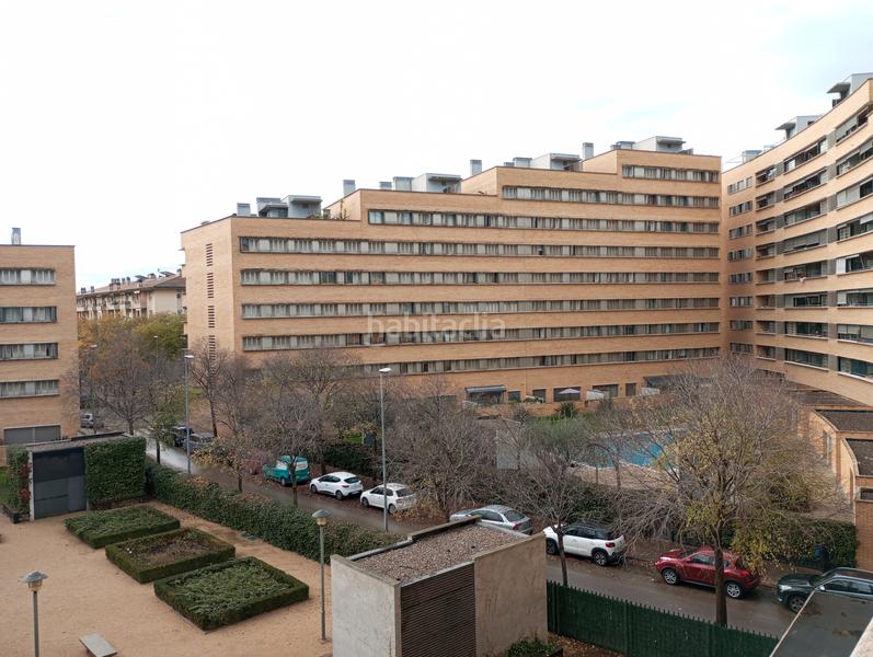 Foto ed4cf959-b174-40b9-aec7-ebb4078de898. Planta baja pis de 2 habitacions dobles i 2 banys en Girona