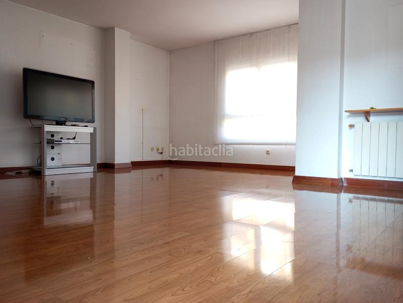 Foto 9224aeb1-bc63-4ae1-b3c9-8d7cb12c0ca2. Piso de 3 habitaciones y 2 baños en santa eugènia en Girona