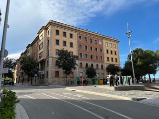 Pis a Pujada del castell 30. Amb encant i molta llum