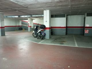 Aparcament cotxe a Carrer de Bernat Boades