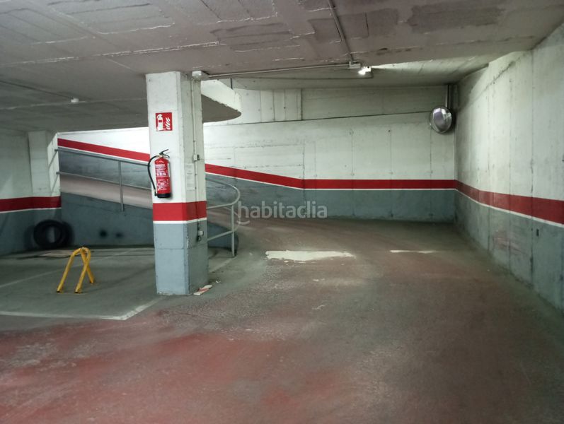 Foto 8ba7a447-b672-4a34-aa38-5d8649730ba2. Aparcament cotxe a La Devesa Girona