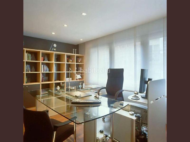 Foto 3f53e12f-f8c9-4901-8a79-7cb354fe3f06. Reihenhaus mit kamin parking pool in Sant Andreu de Palomar Barcelona