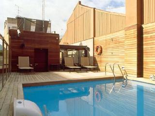 Casa adosada  Carrer de santa marta. Fantástica casa con piscina en venta en el barrio de sant andreu