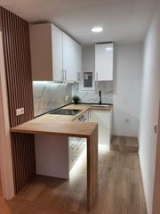 Appartamento  Carrer de travau. Piso exterior recién reformado en venta en calle travau, barcelo