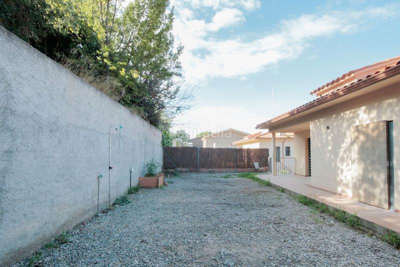 Foto 874276f0-f43d-4537-9297-2ca5c1eb49e7. Casa  en venta en calle rigoberta menchú, , en Rubí