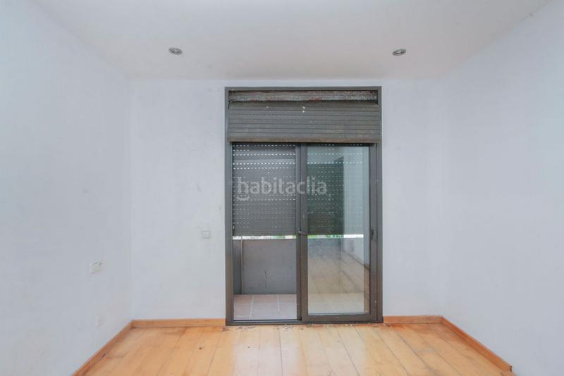 Foto b4d15246-c0e8-4149-a8c5-9acbed681276. Casa  en venta en calle rigoberta menchú, , en Rubí