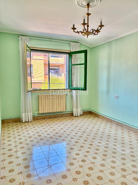 Foto 0723c70b-fbf1-482b-b9ef-b4fc08ee14b0. Doppelhaus mit heizung parking in Corella