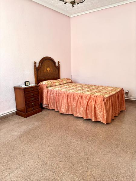 Foto b7ba5c39-66d3-4888-8c5e-509a4afd985a. Doppelhaus mit heizung parking in Corella