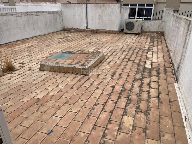 Foto 0db1be2d-94e1-4b20-9f06-965e62cf07ee. Dúplex duplex unifamiliar adosado en zona centro playa. en Sanlúcar de Barrameda