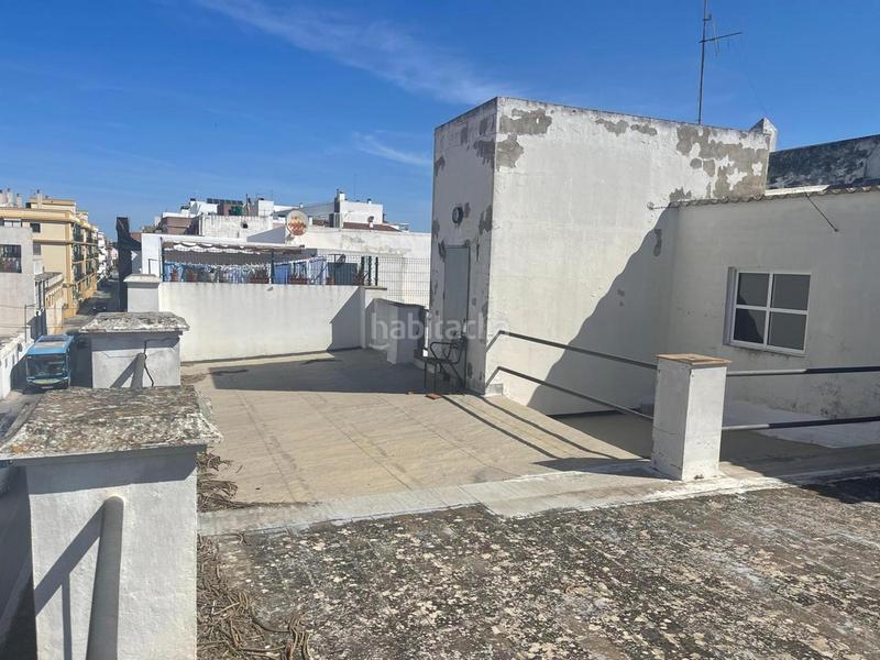 Foto 2fd04c7a-1144-4b29-af1d-add225b03177. Casa  de amplias dimensiones en pleno centro. en Sanlúcar de Barrameda
