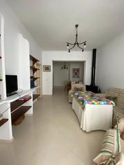 Rent Flat in Centro-Calzada-Cabo Noval. Amplio piso en el centro de sanlúcar.