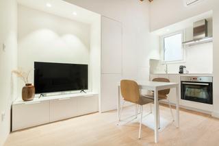 Location Appartement  Carrer dels assaonadors. Piso moderno con balcón