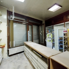 Local Comercial a Calaf. Local con parte adaptada para vivienda con párquing en venta en
