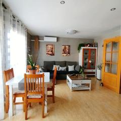 Casa adossada a Olvan. Magnífica casa con terraza en venta