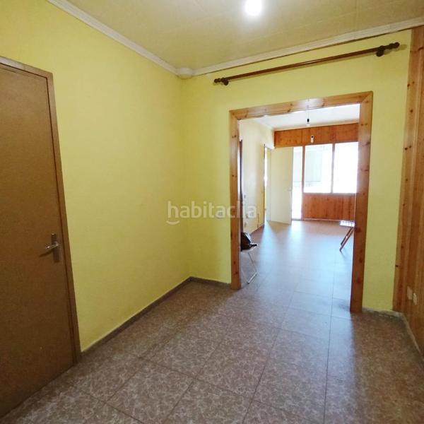 Foto 217dbe6b-de1d-49f4-a944-659bfb9a3a14. Piso  muy luminoso y con vistas en venta en Callús